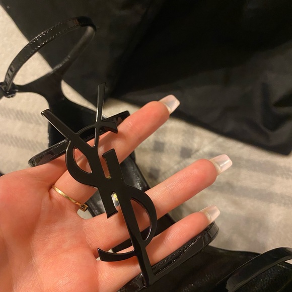 $1300 new from store - Yves saint laurent Cassandra heels black patent leather - Picture 8 of 12